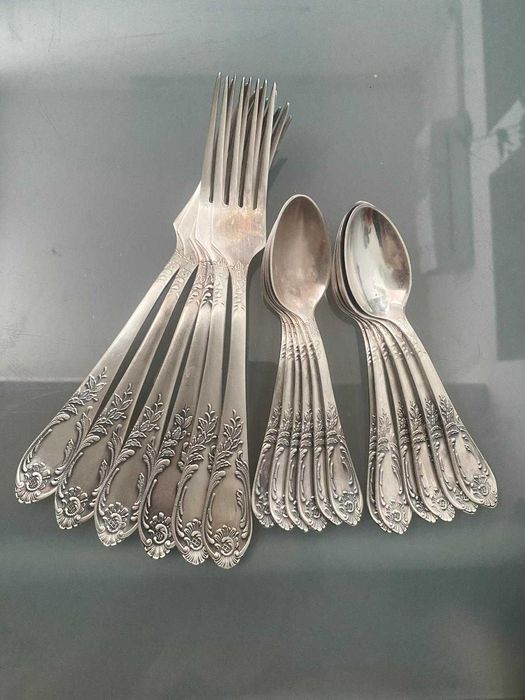 Tacamuri vintage argintate