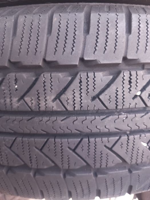 215 65 15C 2bucăți cauciucuri iarnă