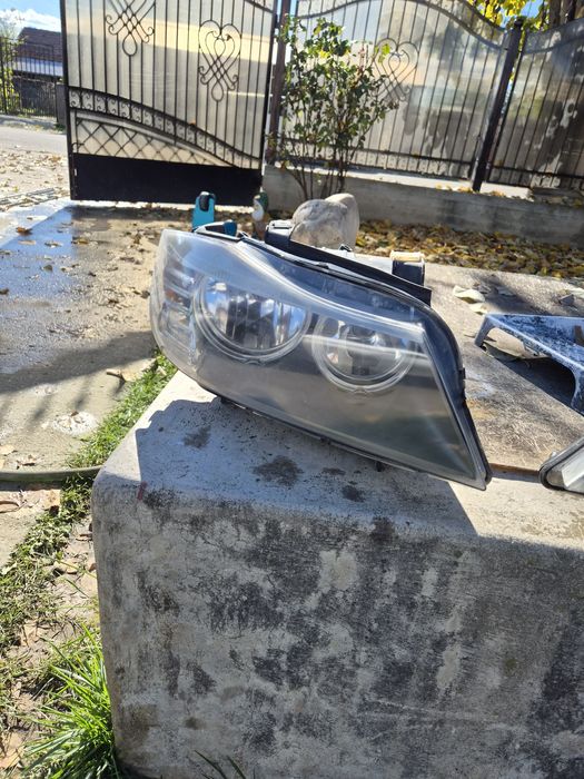 Faruri bmw E90/E91 Facelift 800lei ambele