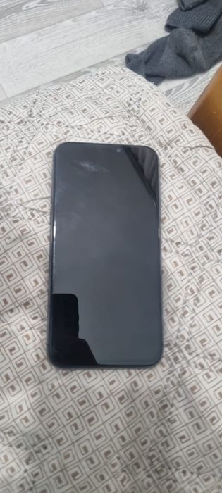 продам Айфон 11 на запчасти