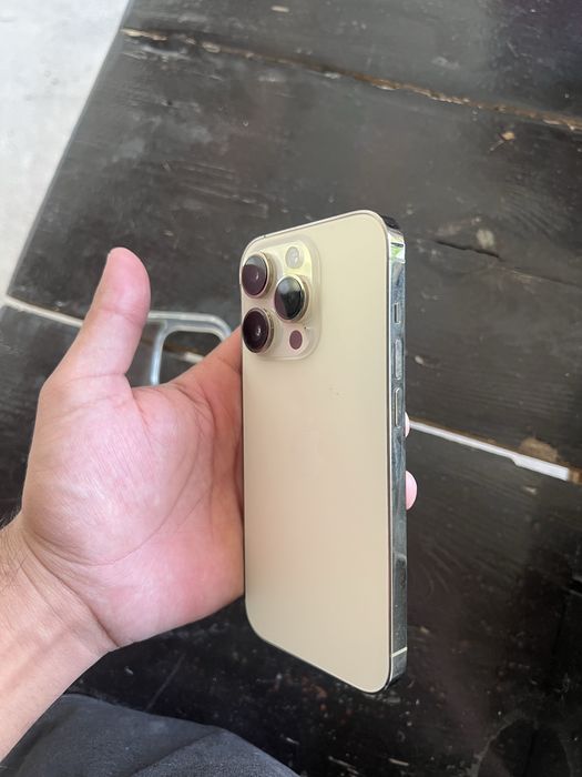 Iphone 14 pro gold