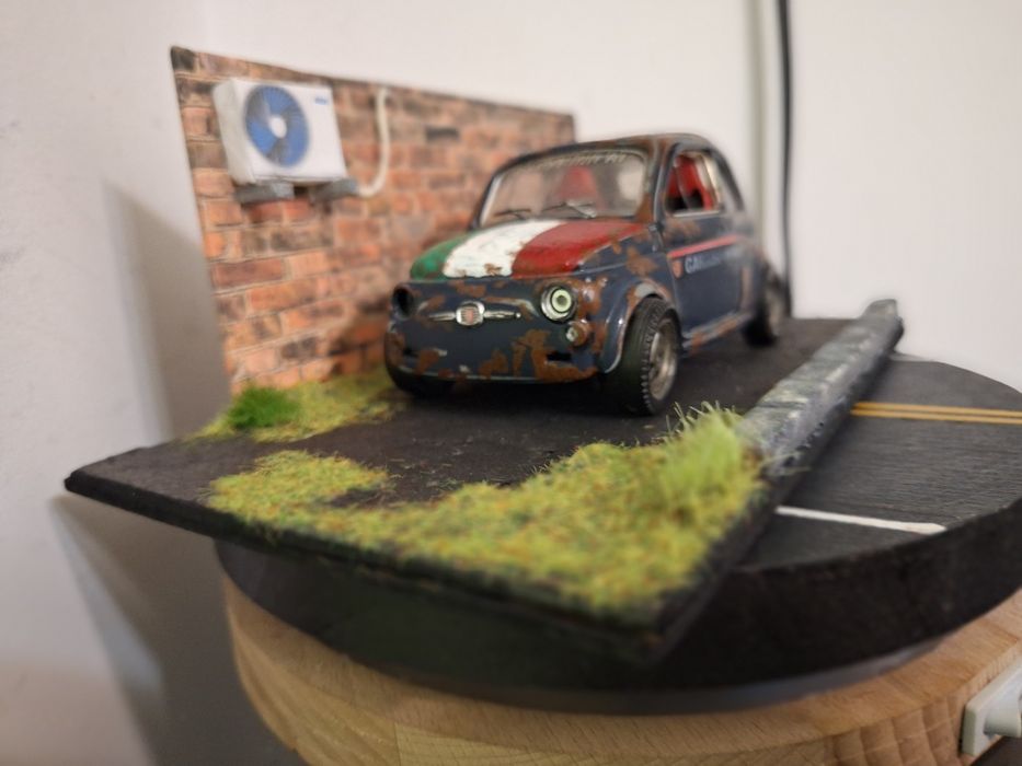 Diorama auto Fiat 500 carbinierii