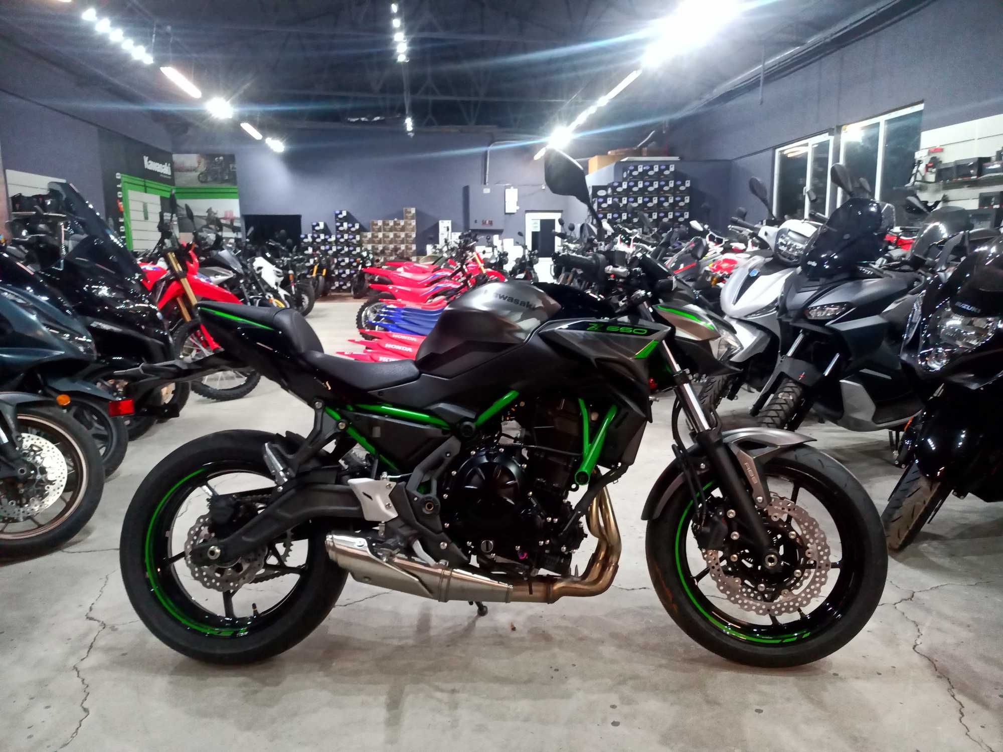 Kawasaki Z650 model 2025 - 0km - livrare Kawasaki Constanta