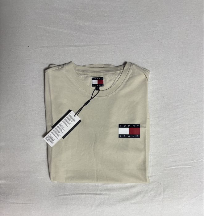 Vând tricou Tommy Jeans Slim Essential pentru Barbati,Nou cu eticheta
