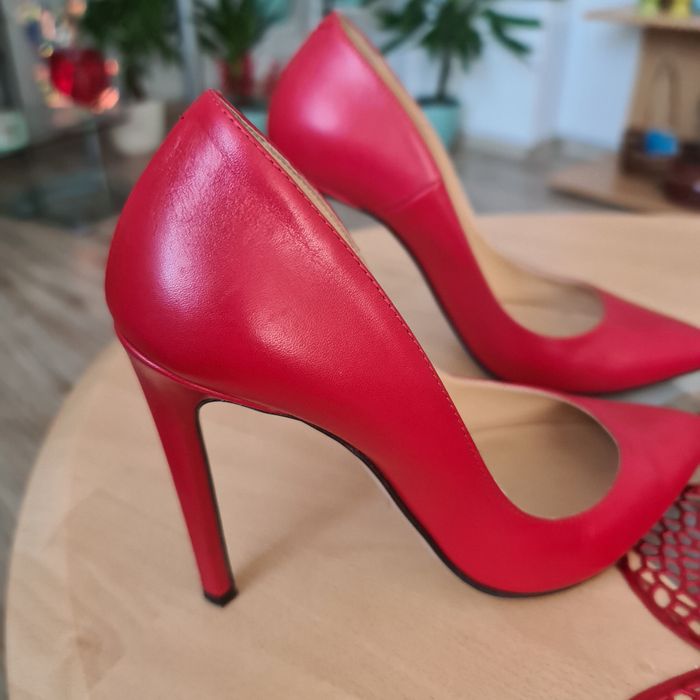 Червени обувки MUSETTE