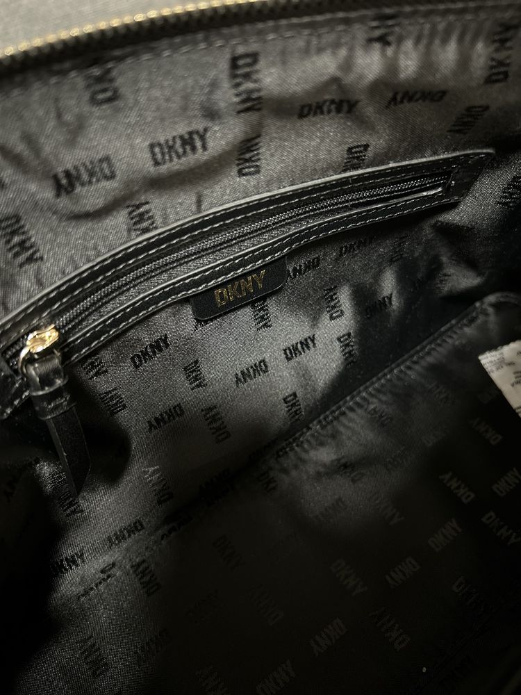 Оригинална дамска чанта DKNY