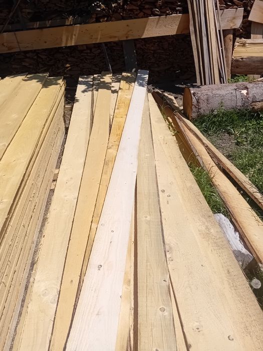 De vânzare scândură calitatea II la 3 și 4 metri