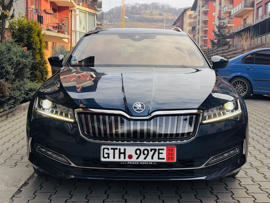 Skoda Superb Plug-in Hibrid/Bord virtual/Line assist