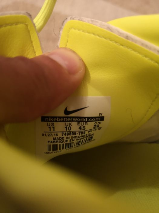 Vând ghete de fotbal Nike Hypervenom în stare impecabilă
Nr 45
Preț 2