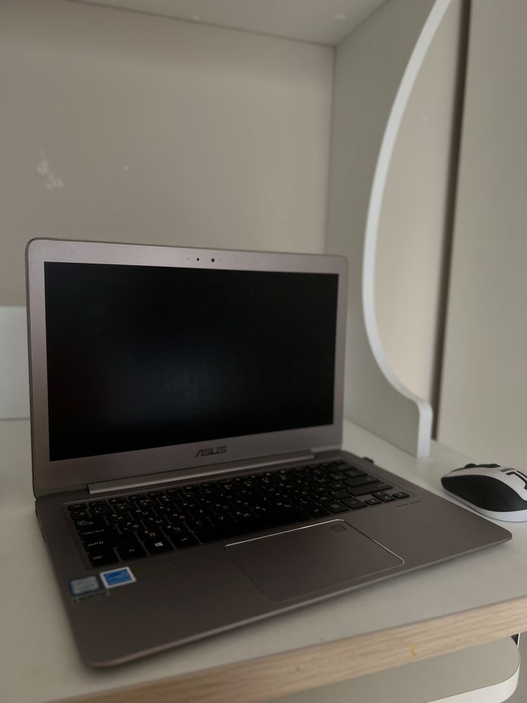 Ноутбук - Ультрабук ZenBook UX330