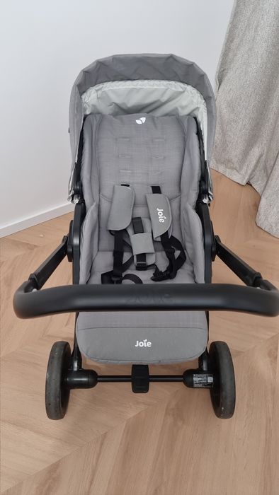 Cărucior Joie Chrome Pebble – ca nou, folosit foarte puțin