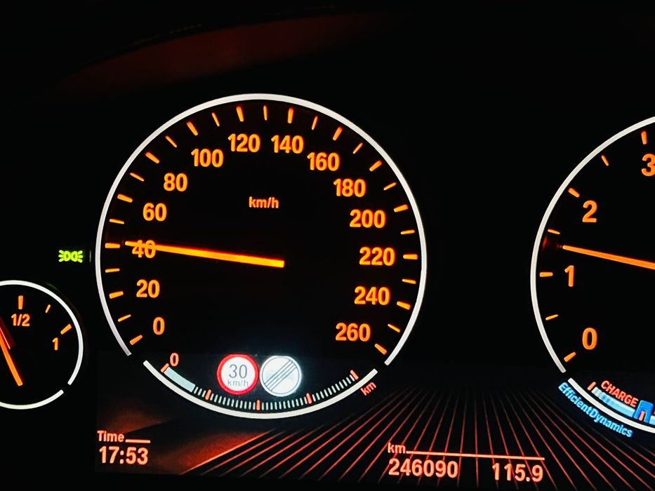 BMW 528i Xdrive-Interior Seria 7 -Extra Full -Optiuni Toop-Camera 360