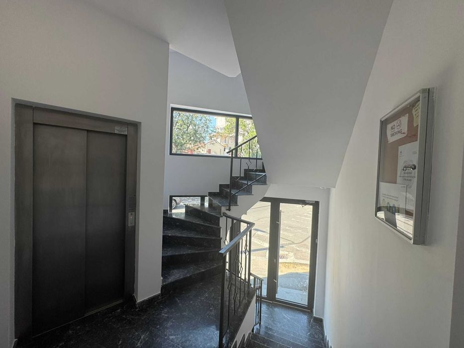 Zugravit Scari de bloc