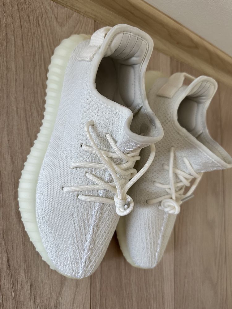 Adidasi yeezy nr :39,5