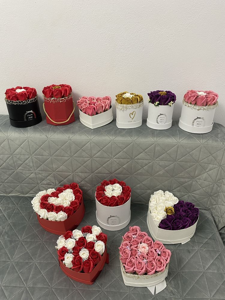 Aranjamente florale (cutii cu trandafiri din săpun)