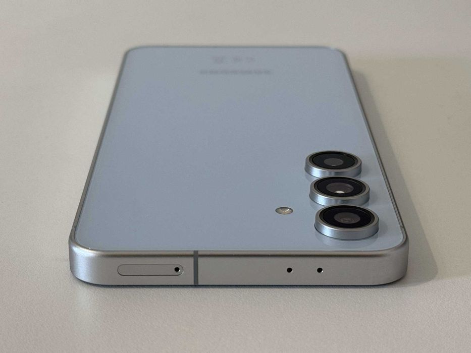 Бартер!Като НОВ! Samsung Galaxy S24 FE 256GB Blue (Син)