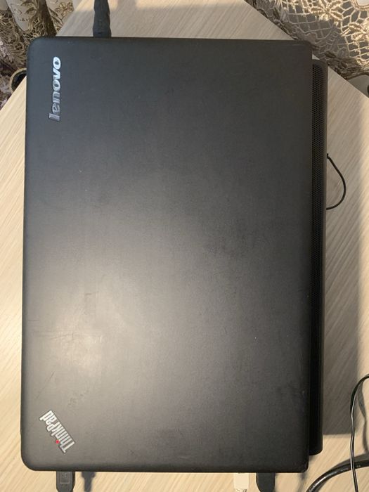 Vand laptop Lenovo ThinkPad E540.