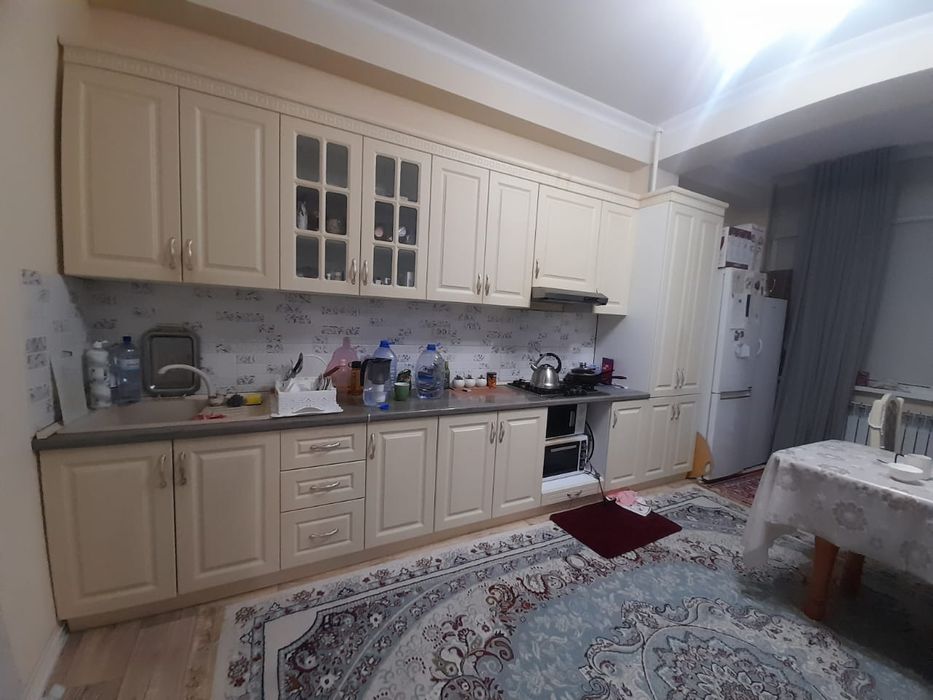 Жақсы жағдайдағы Кухонная мебель сатылады, ұзындығы 4.2м