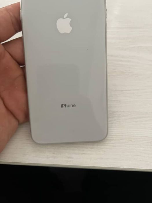 iPhone 8+ 64 gb.