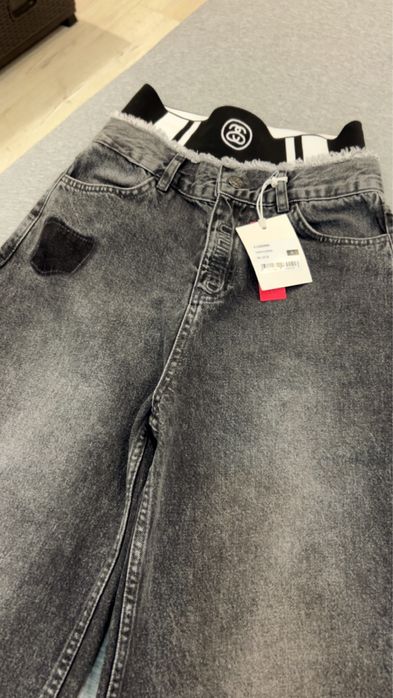 Тъмно сиви дънки с висока талия