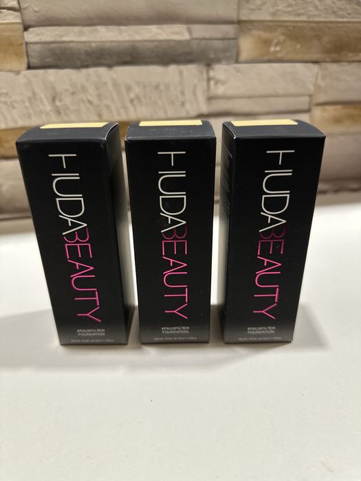Fond de ten Huda Beauty