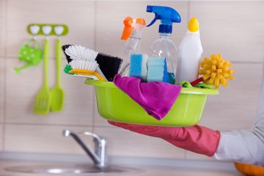 Уборка квартир,мытьё окон,витражей, химчистка,клининг