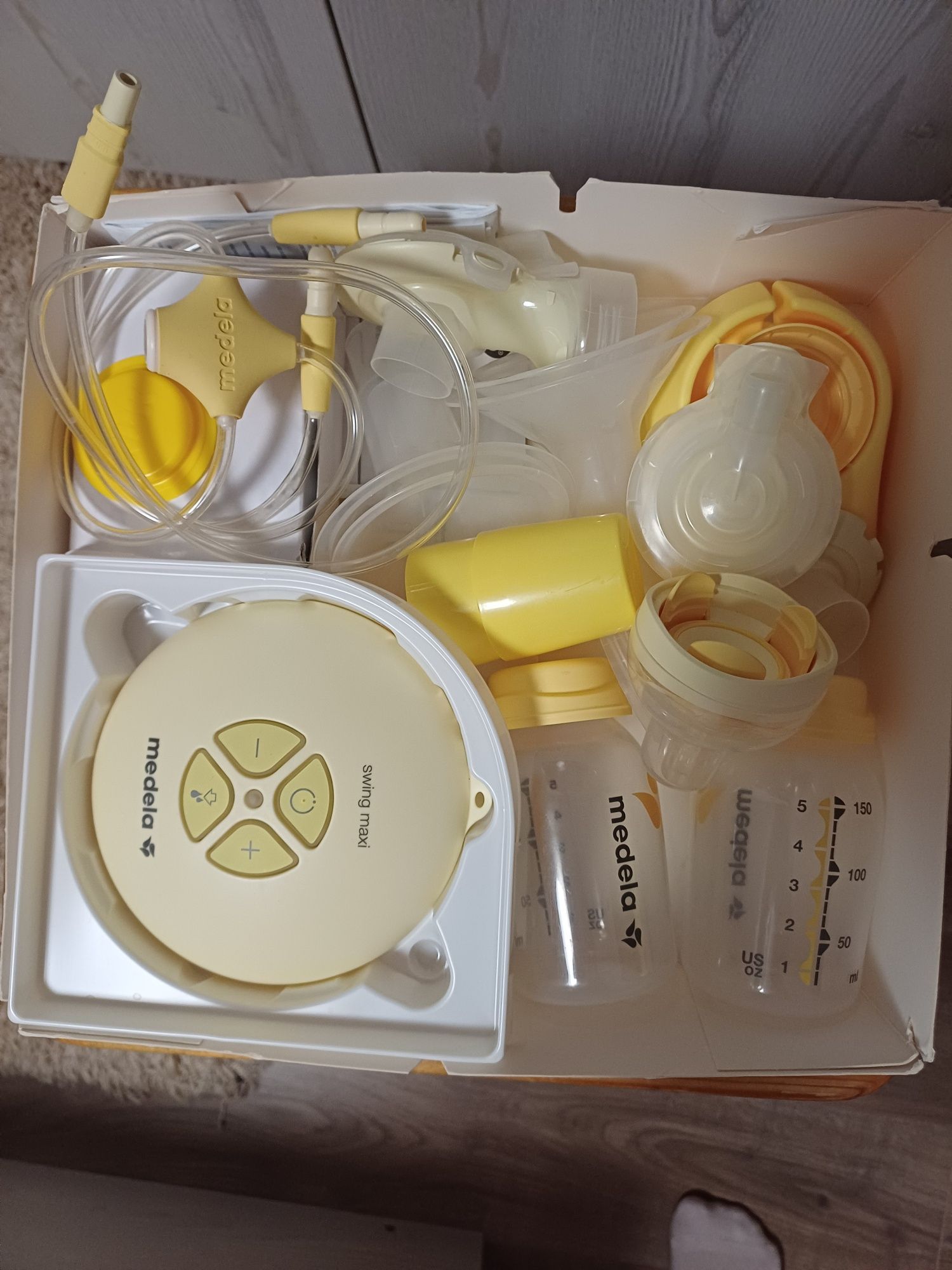 Помпа за кърма двуфазна Medela Swing Maxi
