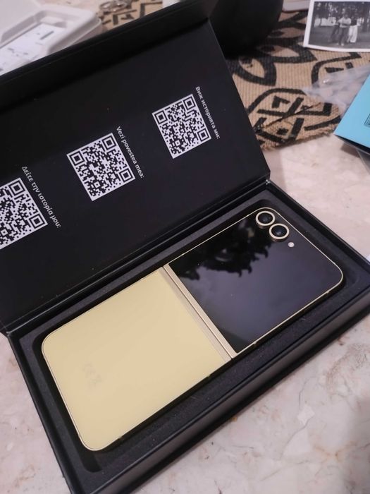 Samsung Z Flip 6 Yellow 256GB 5G Yettel