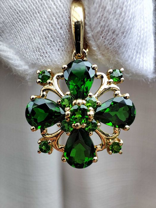 fascinant pandantiv aur 14k chrome diopside unicat
