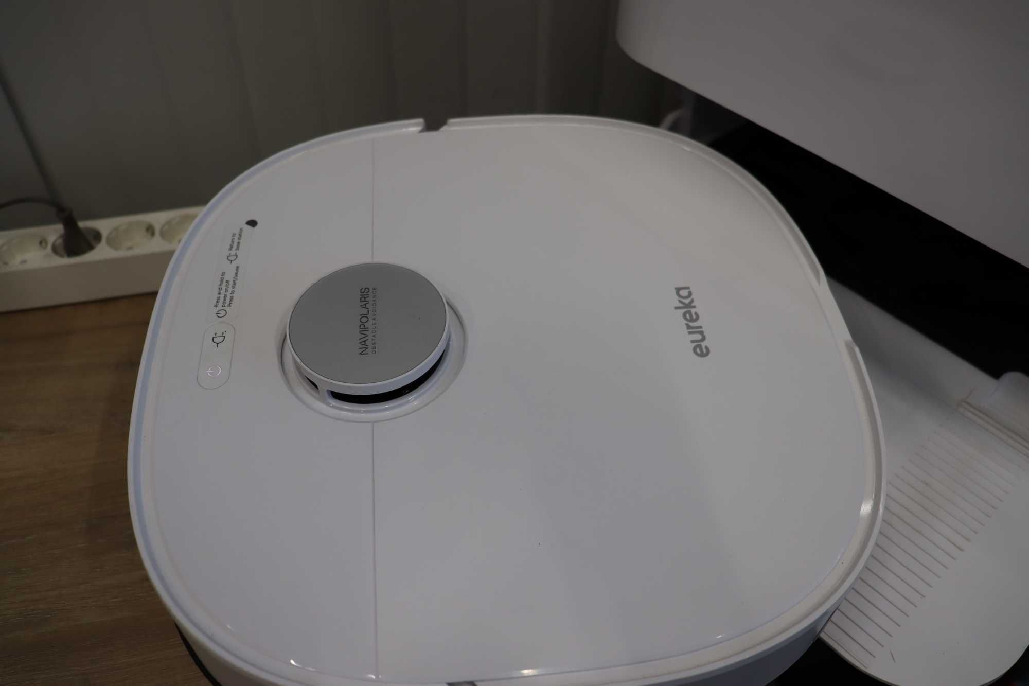 Прахосмукачка робот EUREKA J15 Pro Ultra, почистване с гореща вода