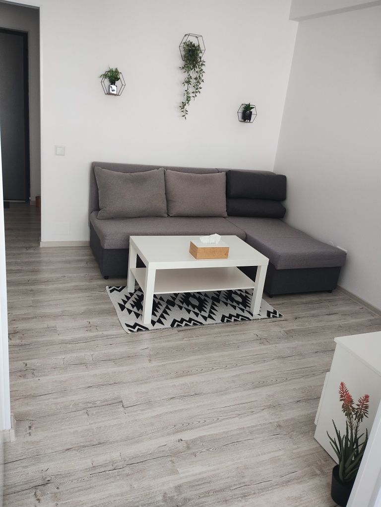 P.F Vând apartament 38 mp +balcon 6mp,parcare subterană inclusă în