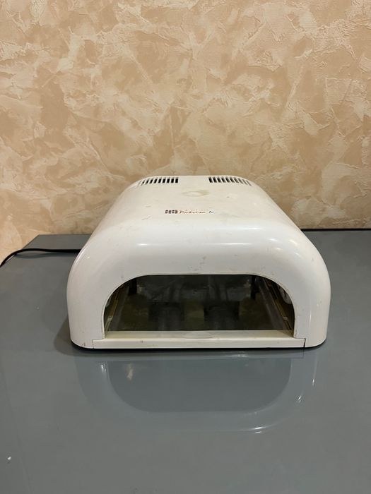 Лампа для маникюра