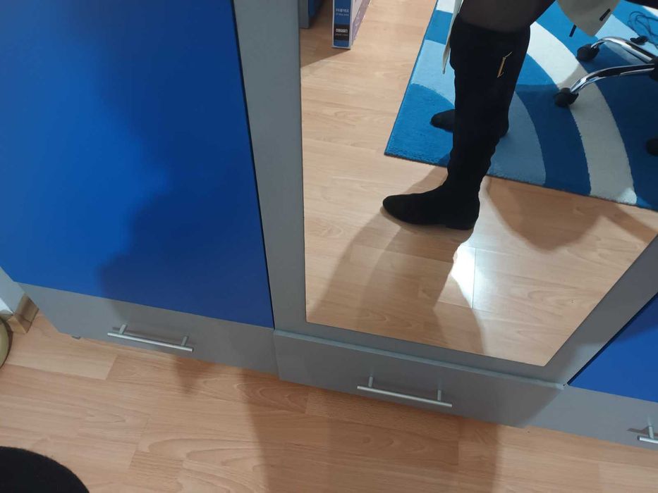 Чизми над коляното