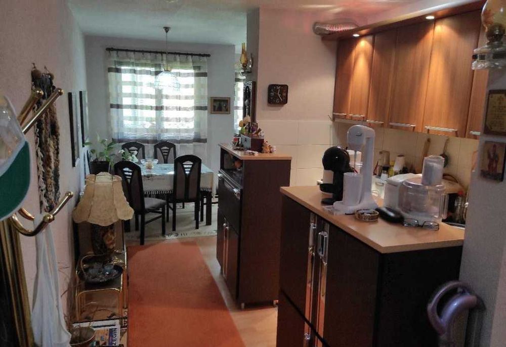 Дава се под наем Двустаен апартамент в Пловдив, Гагарин - 65 кв.м за 331.5 € - Снимка #1