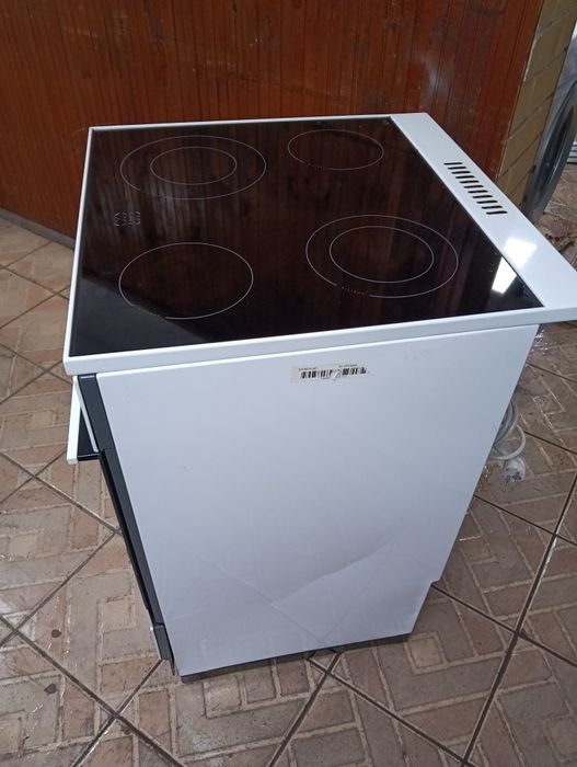 Свободно стояща печка с керамичен плот Gram 2 години гаранция!