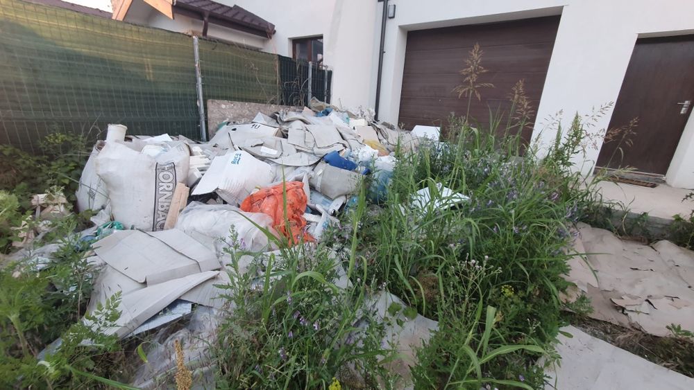 Debarasare apartamente garsoniere poduri