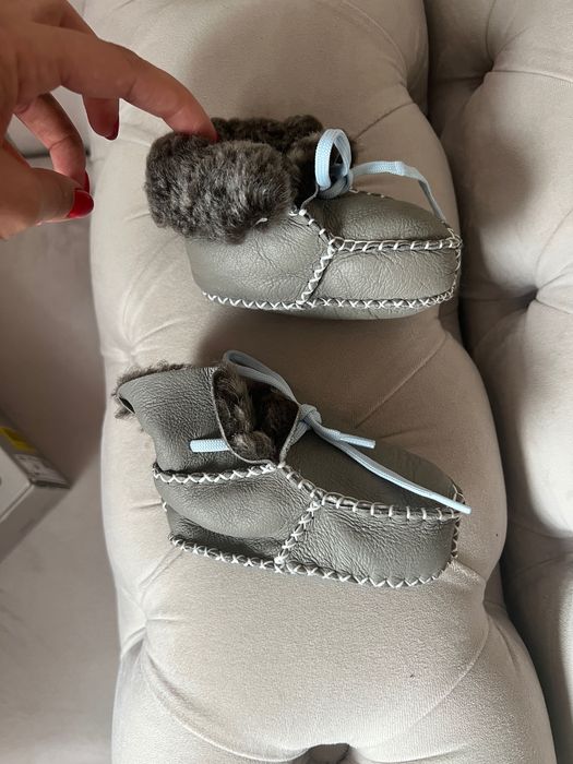 Incaltaminte bebe ( Harrods) piele mănușa cu blana naturala noi