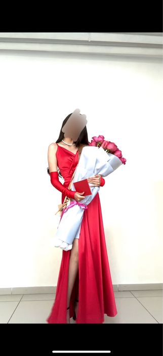 Красное платье в пол