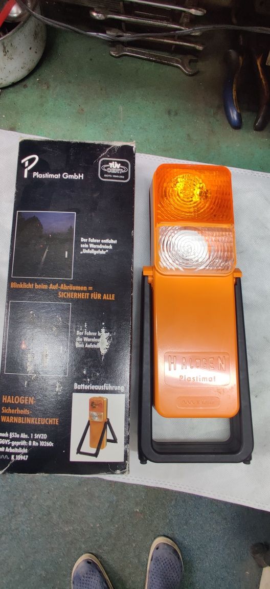 Lampa avertizare halogen cu trepied Plastimat P30 Germania – 120 RON