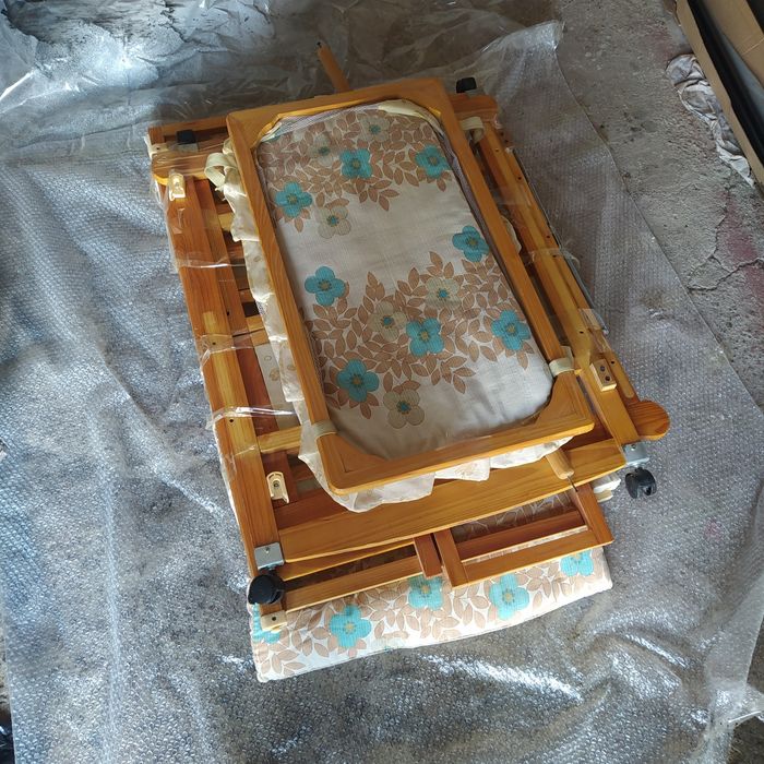 Продам  детскую кроватку