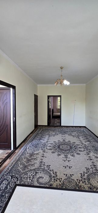 Чилонзор-11кв 2/3/4/Срочно Сотилади йул йузда Жойлашган дом Срочно