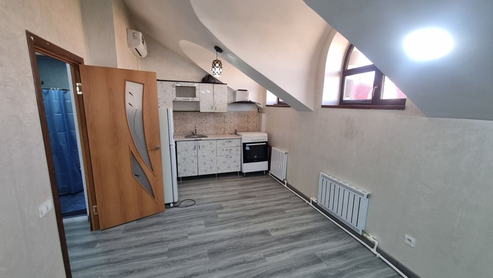 Срочно! Продается 2х ком мансарда на 6/6 этаже Фрунзе.