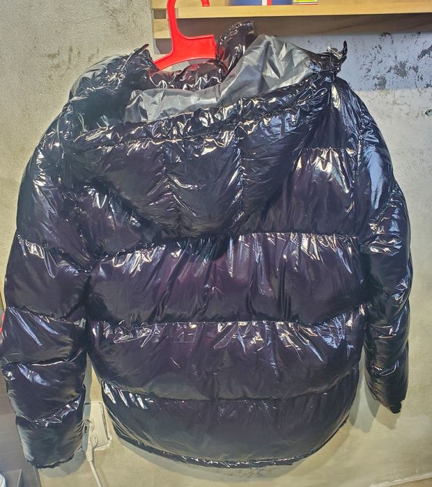 Geaca puffer Disquared2 lucioasa.