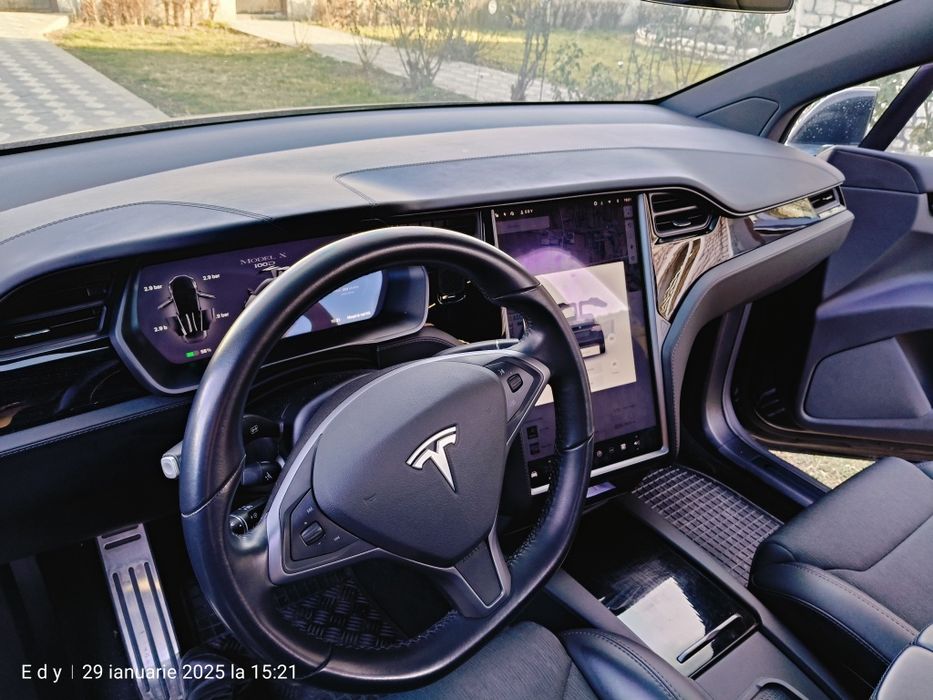 TESLA X 100 D LR și BMW X4 M