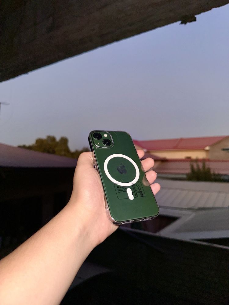 Iphone 13 green