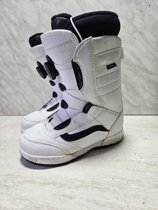 Boots 102 buti placa snowboard  Vans Boa  mărimea  36 (22,5   cm) .