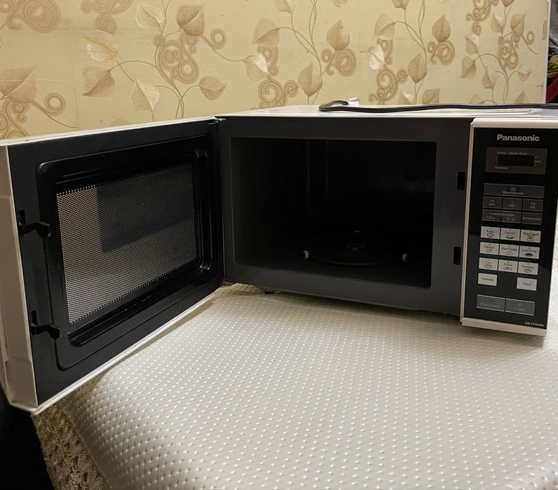 Микроволновка почти новый