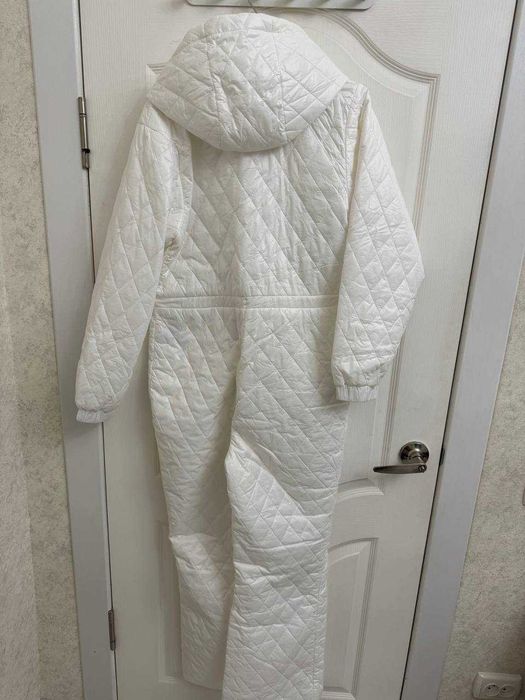 Новый легкий стеганый лыжный комбинезон H&M, размер М (44/48)