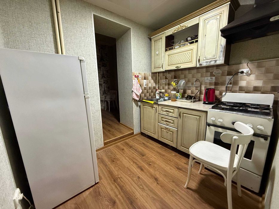 Новомосковская, институт IDU, кафе Вечер и Бон, 2/2/5, кирпич, 54 метр