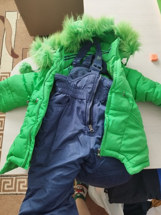 Продам комбинезон на девочку